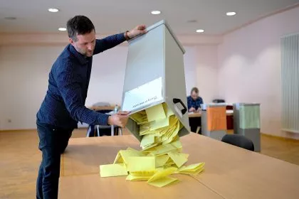 CDU und AfD sehen sich als Wahlsieger - Wagenknecht-Partei stellt ersten Bürgermeister