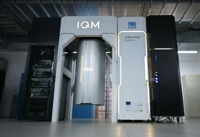 Der im Februar in Betrieb genommene Quantencomputer Euro-Q-Exa im Leibniz-Rechenzentrums der Bayerischen Akademie der Wissenschaften. Die Quantentechnologie schreitet rasch voran. (Archiv)