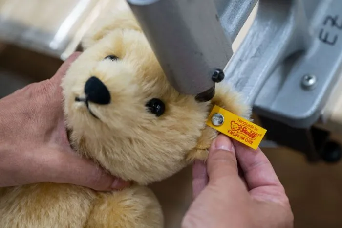 Ravensburger will die Mehrheit beim Plüschtierhersteller Steiff übernehmen. (Archivbild)