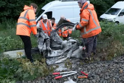 Mutmaßlicher Brandanschlag legt Zugverkehr im Norden lahm