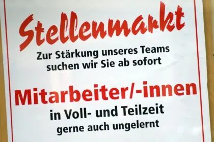 Schwaches Frühjahr am Arbeitsmarkt - 77.000 Arbeitslose mehr als vor einem Jahr