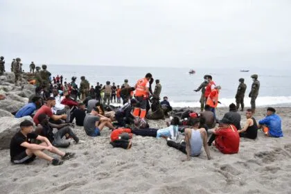 Hunderte Migranten kommen aus Marokko in spanischer Exklave Ceuta an