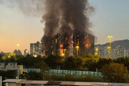 Verantwortliche für den Hochhausbrand in Hongkong angeklagt