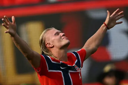 TICKER Fußball-WM | Norwegen und England im Viertelfinale - Neymar verabschiedet sich