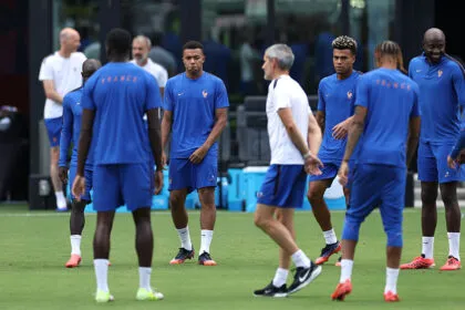 TICKER Fußball-WM: Trump kritisiert Englands Defensivtaktik im WM-Halbfinale