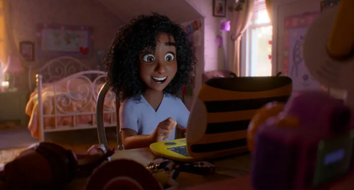 Blaze Manoukian (Originalsprecherin Mykal-Michelle Harris) auf ihrem Tablet in „Toy Story 5“. Foto: mit freundlicher Genehmigung von Pixar. © 2026 Disney/Pixar