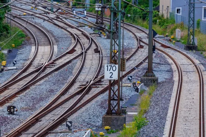 Zuletzt wurde deutlich mehr in die Bahninfrastruktur investiert - die Allianz Pro Schiene geht aber davon aus, dass das Niveau nicht lange gehalten wird. (Symbolbild)
