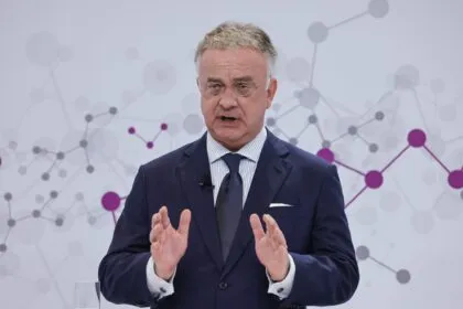 Evonik-Chef Kullmann über Energiewende: „1.000 Milliarden Euro gekostet - und nichts gebracht“