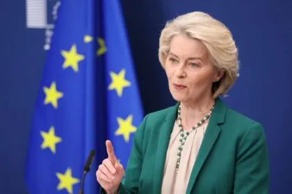 Neue Alters-App der EU: Einfacher Schutz oder Überwachungsrisiko?