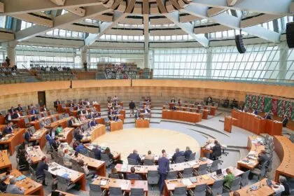 Dämpfer für Wüst: CDU in NRW verliert in Umfrage - AfD zweitstärkste Kraft