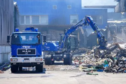 Brand auf Stuttgarter Großmarkt verursacht Millionenschaden - Marktbetrieb wieder aufgenommen