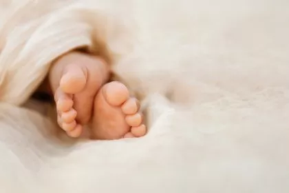 „Ich kauf mir ein Kind“: Kinder als Produkt, Frauen als Brutkasten