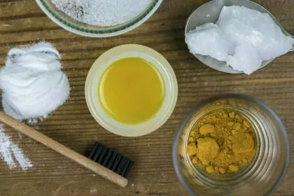 Die Gefahren aus der Tube + Rezept für selbst gemachte Zahnpasta