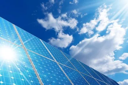 Sonne schwächt Photovoltaik-Anlagen - Großbritannien muss wieder Kohle verfeuern