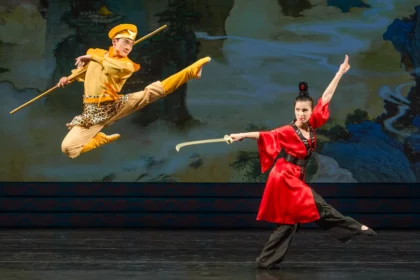 „Voller grober Verzerrungen“ - Shen Yun Performing Arts reagiert auf Medienangriffe