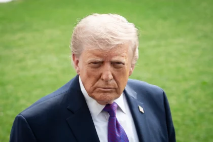 Iran-Krieg: Trump sieht Waffenruhe am seidenen Faden - Teheran warnt vor Angriffen