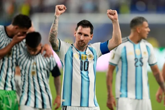 Das tut weh: Lionel Messi mit Beule am Kopf nach dem Sieg gegen Kap Verde.
