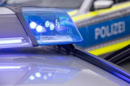 Steinwurf auf Streifenwagen - DNA-Test für Hochhausbewohner