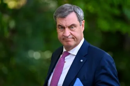 CSU will mindestens 100.000 Drohnen für Deutschland - CSU-Bundesminister bleiben