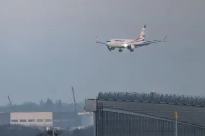 Charterflug bringt 160 Afghanen nach Berlin