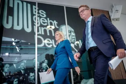 Kabinettumbildung: Warken soll Kanzleramtschefin werden, Linnemann neuer Gesundheitsminister