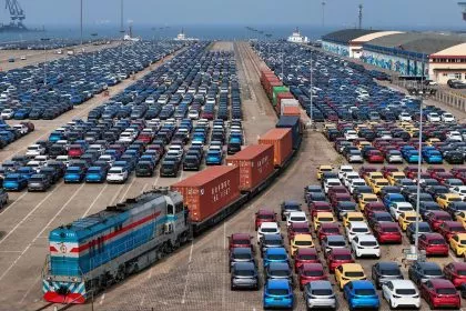 Handelsbilanzdefizit erreicht Rekord: „China-Schock“ trifft vor allem die Autoindustrie
