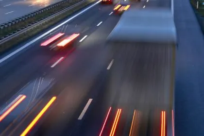 Parlament für Erleichterung bei CO2-Gutschriften für Lkw