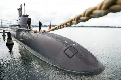 Pistorius legt in Norwegen Grundstein für U-Boot-Zentrum