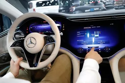Digitale Dienste im Auto: Was viele Käufer über versteckte Folgekosten nicht wissen