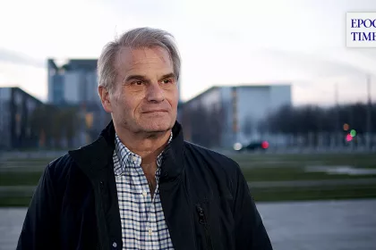Dr. Fuellmich vor Gericht: „Die Nebenklage will sich mit dem Geld die Taschen vollstopfen“