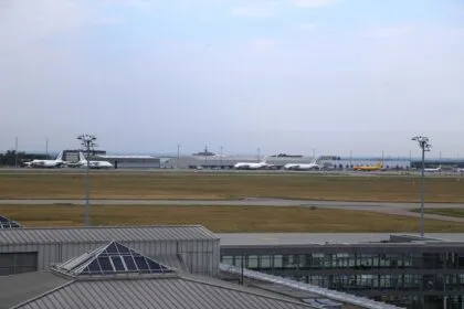 Mit Sprengsatz? Polizei sichert Drohne bei ukrainischem Flugzeug in Leipzig