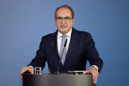 Dobrindt will mehr Bevölkerungsschutz, die Nachrichtendienste ausbauen und effizientere Abschiebungen