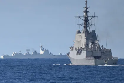 Chinesische Militärschiffe dringen in Gewässer von Japan ein