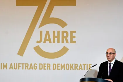 75 Jahre Inlandsgeheimdienst: Dobrindt sagt Stärkung des Verfassungsschutzes zu