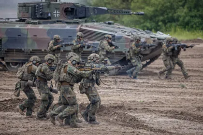 Rüstung nimmt weiter Fahrt auf - Bundeswehr plant rund 100 weitere Rüstungsprojekte