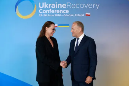 Merz sichert Unterstützung zu - EU beginnt mit Auszahlung von Milliarden-Darlehen an die Ukraine