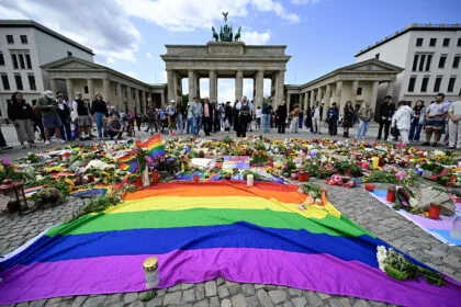 Große Anteilnahme nach dem CSD-Anschlag: Mahnwachen in vielen deutschen Städten