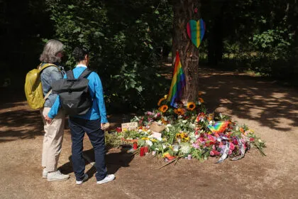 TICKER CSD | Mahnwachen in vielen deutschen Städten | Terrorismusexperte: Freilassung von Attentäter war „tödlicher Fehler“