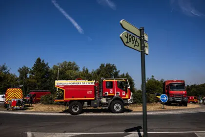Waldbrand in Frankreich: 1.100 Hektar in Flammen - 525 Menschen evakuiert
