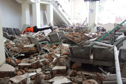 Weitere Totesopfer bei schweren Erdbeben in Indonesien