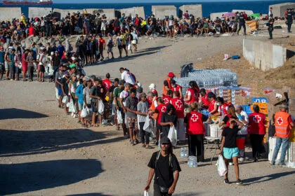 Spanien will Rückführungen von Migranten aus Ceuta beschleunigen