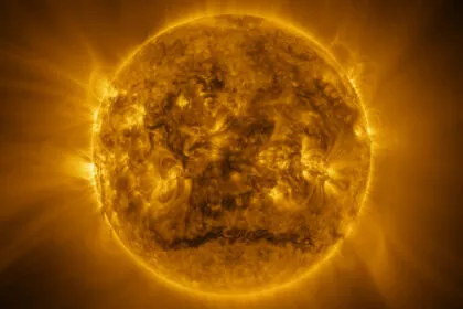 Raumsonde beobachtet Polsprung im Magnetfeld der Sonne