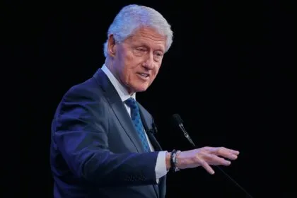 Bill Clinton: „Ich hatte keine Ahnung“ von Epsteins Verbrechen