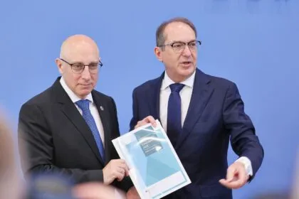 Verfassungsschutz warnt vor wachsendem Extremismus und hybriden Angriffen