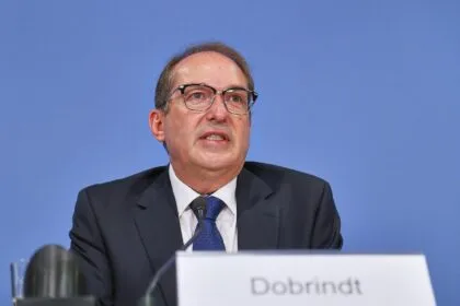 Dobrindt weist Befürchtungen zu Massenüberwachung durch Geheimdienst-Reform zurück