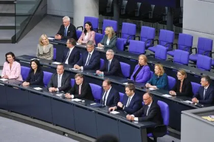 Kabinettsklausur: Auf Lösungssuche bei Wirtschaftsflaute und Klimastreit