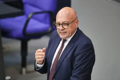 GEAS-Start: CDU fordert harte Kontrollen - Dobrindt spricht von Meilenstein