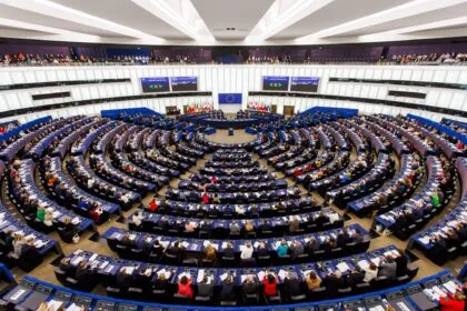 EU verschärft Asylrecht - Spanien plant Amnestie für 500.000 Migranten