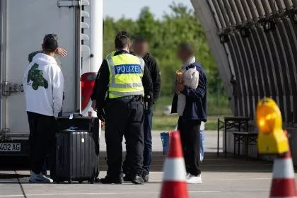 Streit um Flüchtlingsrücknahme: Deutsche Grenzkontrollen stoßen auf Kritik in Nachbarstaaten