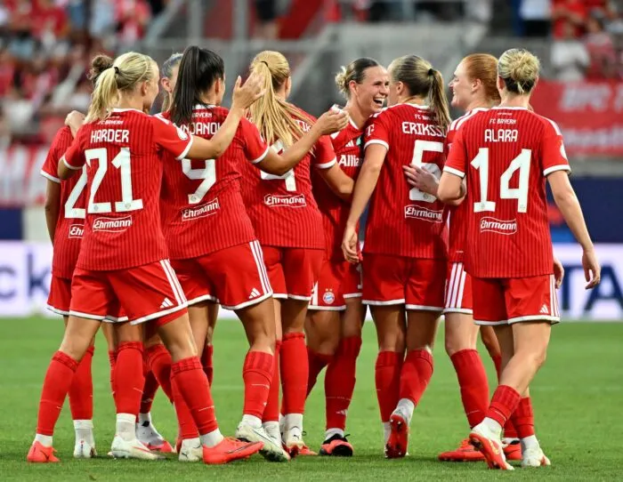Klara Bühl (Mitte) glänzte beim Supercup in Ingolstadt.